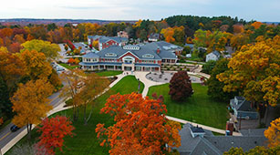 ݮƵ College campus in fall